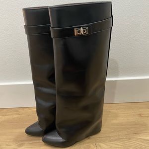 Givenchy Shark lock boots size 8 US/ 39 EU